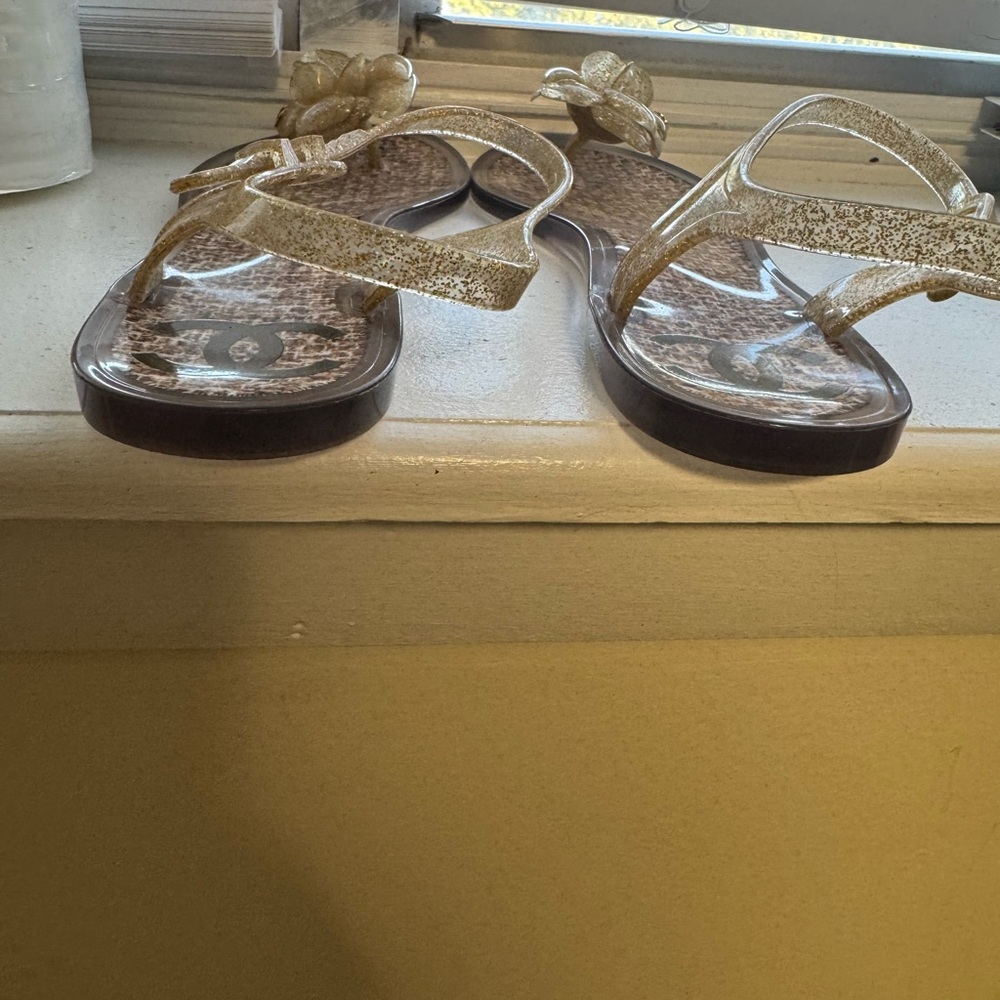 Camellia Flower Sandals - Picture 5 of 6
